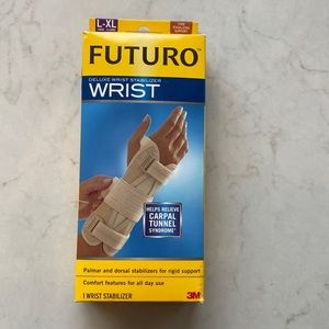 Futuro Deluxe wrist stabilizer L- XL Right Hand NWT